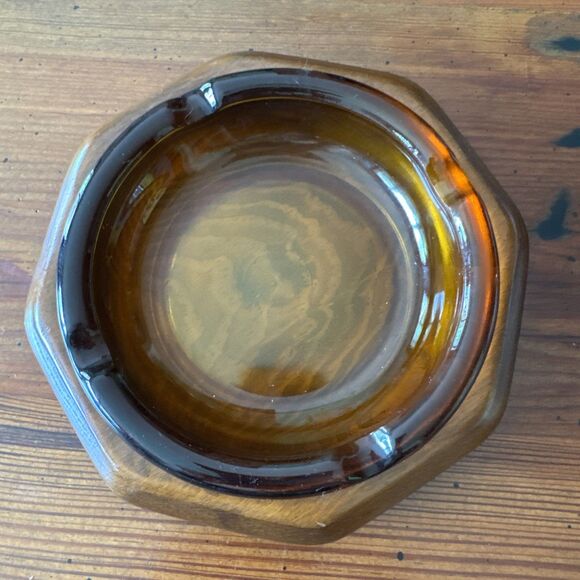 Vintage 1970s Cigar Ashtray Amber Glass 4 Finger Insert  7.5" Octagon Wood Base - Picture 2 of 10